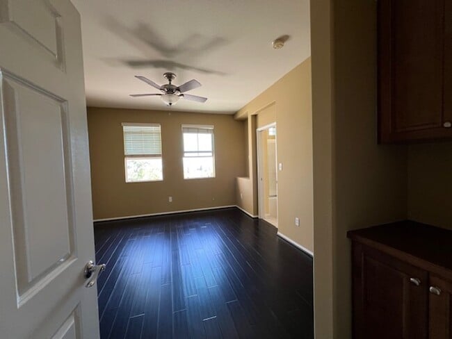 Building Photo - Beautiful 2 Bedroom, 2 1/2 Bathroom Porter Ranch Townhome! Ready for Move In!