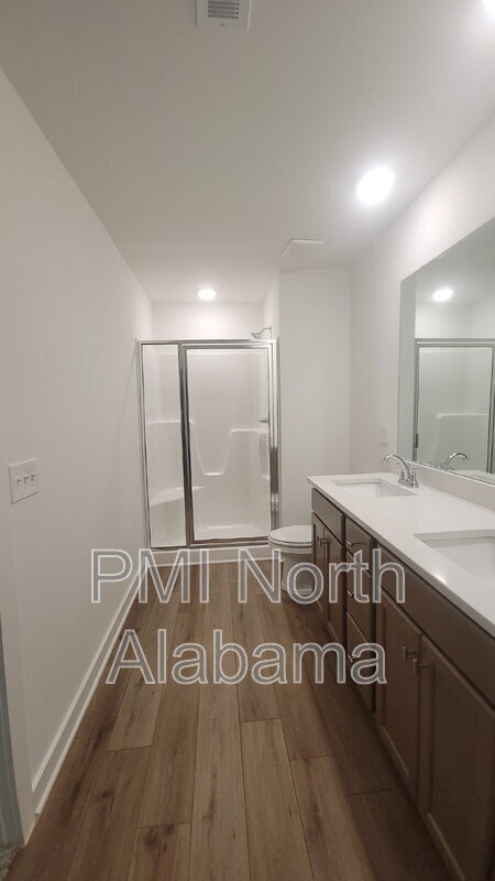 Building Photo - 7601 Discovery Pt Dr NW