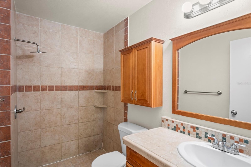 Building Photo - 4932 Hi Vista Cir