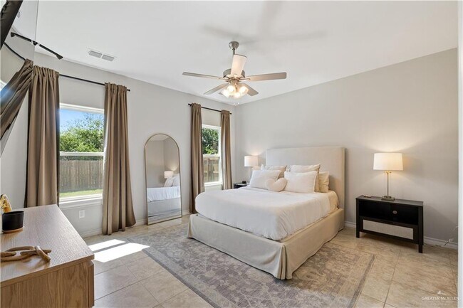 Building Photo - 2409 Antelope Cyn St