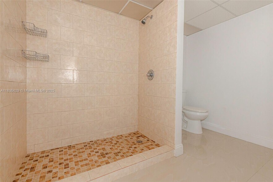 Building Photo - 6455 SW 116th Pl