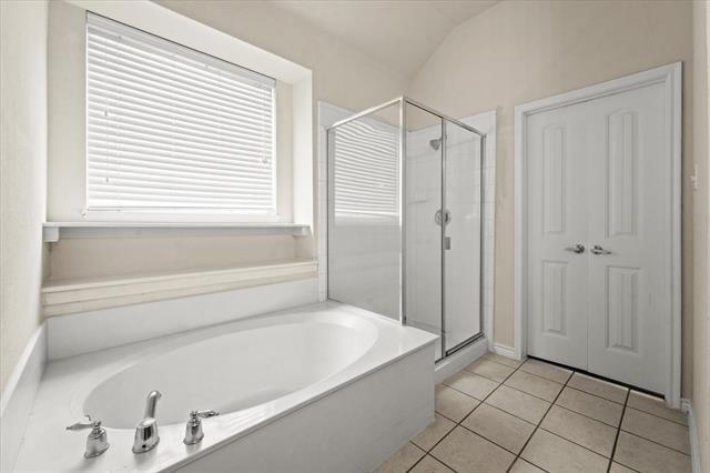 Building Photo - 8204 Hitching Tr
