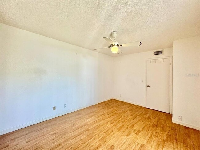 Building Photo - 2636 10th Ct