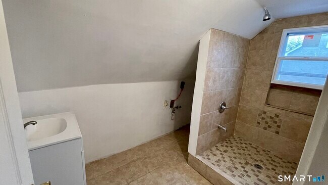 Building Photo - 58 E Pearl St