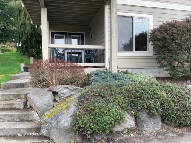 Building Photo - 325 C St