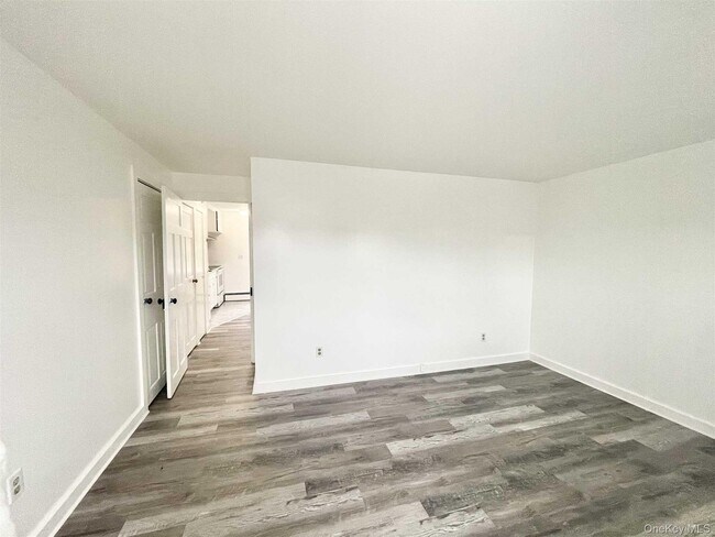 Building Photo - 1612 Main St