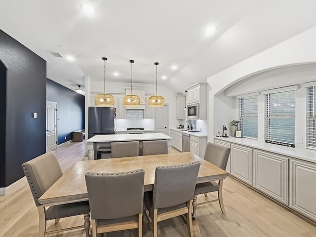 Building Photo - 1248 Starlight Ave