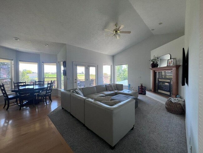 Building Photo - Custom Home in a Serene Setting - Large Lo...