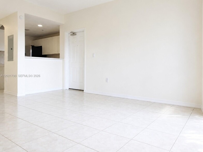 Building Photo - 6500 NW 114th Ave