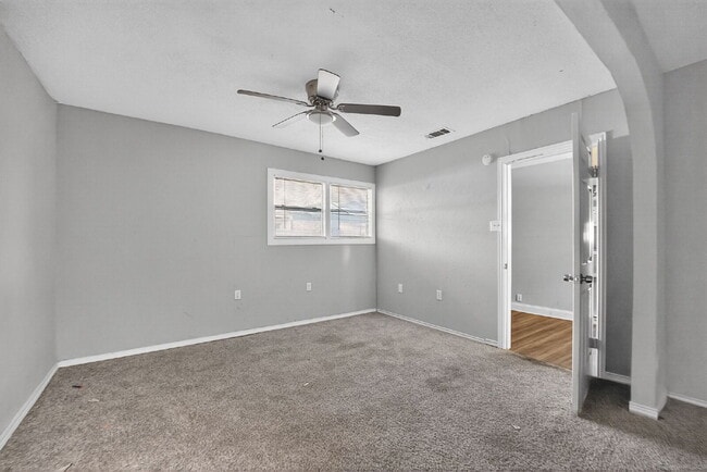 Building Photo - Charming 3-Bedroom Home on a Corner Lot in Fort Worth!