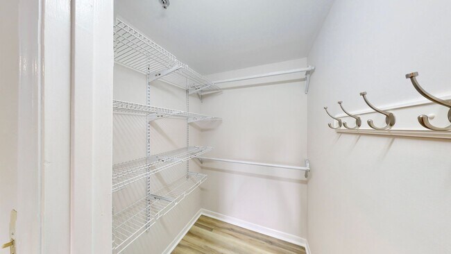 Building Photo - 525 Olmsted Park Pl