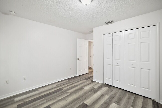 Building Photo - 526 Paulling Dr