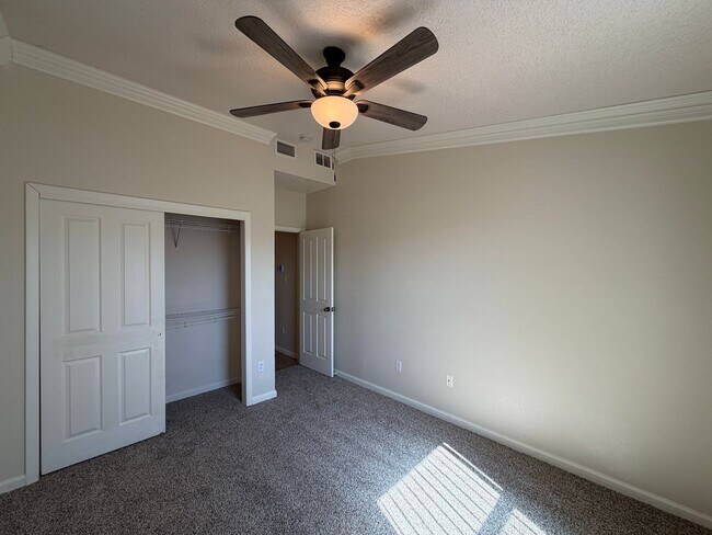 Building Photo - 3 Bedroom Single Story Home Available Near McMahon Blvd NW & Kayenta St NW!