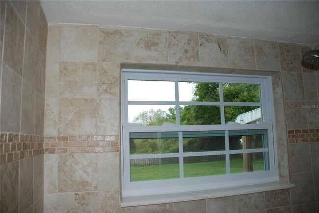 Building Photo - 1624 Springdale Dr
