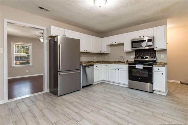 Building Photo - 2243 Delta Dr