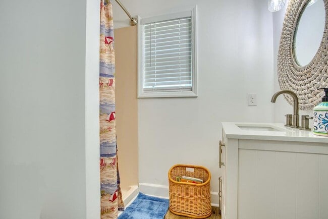 Building Photo - OCEANFRONT FURNISHED OFF-SEASON MONTHLY RE...