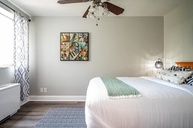 Building Photo - 215 Piedmont Ave NE