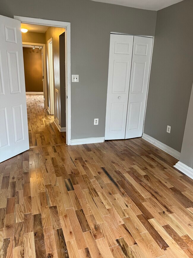 Front bedroom - 1419 Ward St