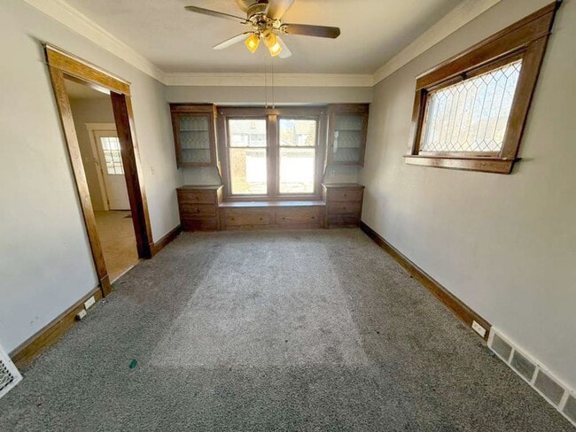 Building Photo - 4 BED 1 BATH SINGLE FAMILY HOME IN CLEVELAND!