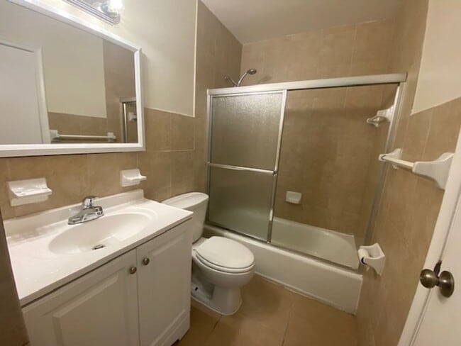 Building Photo - Beautiful 2-bed/1.5 bath two-story townhom...