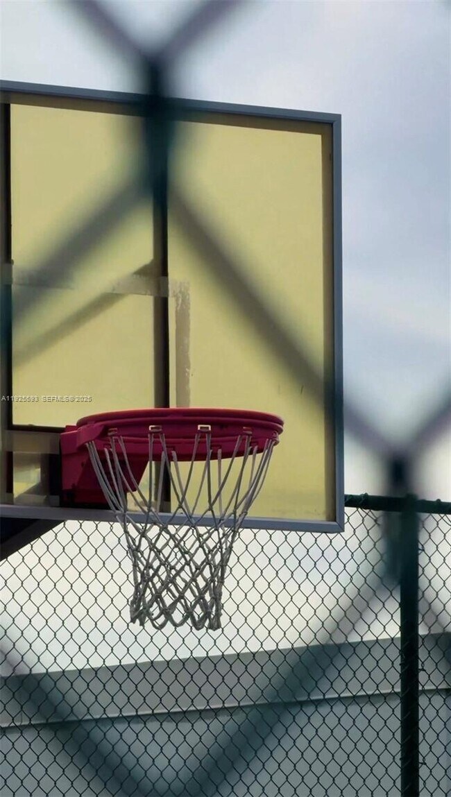 Building Photo - 16385 Biscayne Blvd