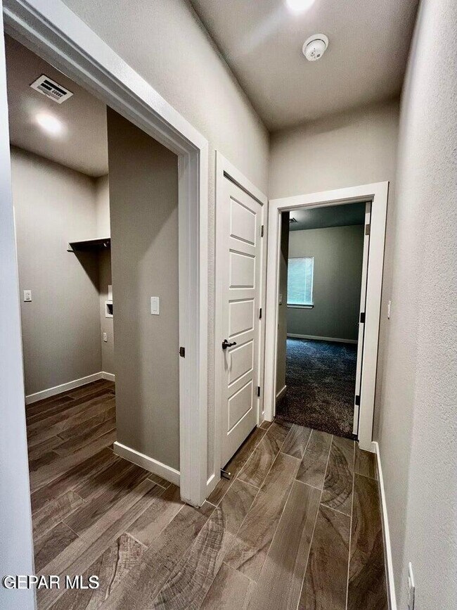 Building Photo - 14740 Mike a Mendoza Ave