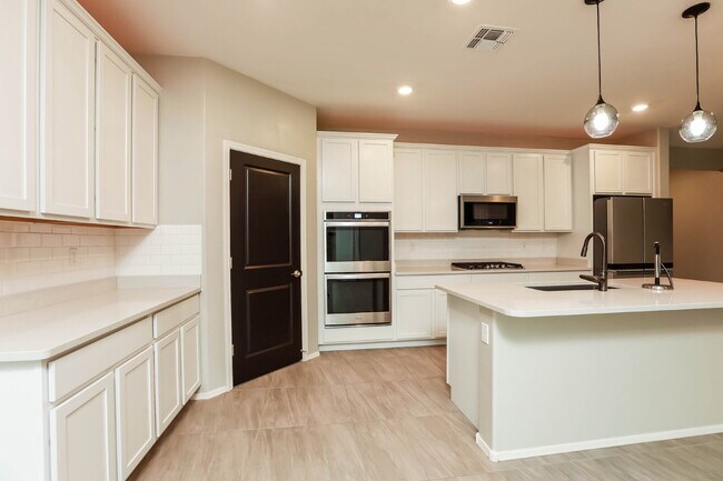 Building Photo - "Spacious 4-Bed Spacious two-level residential rental in Marana with modern Elegance!  Available ...