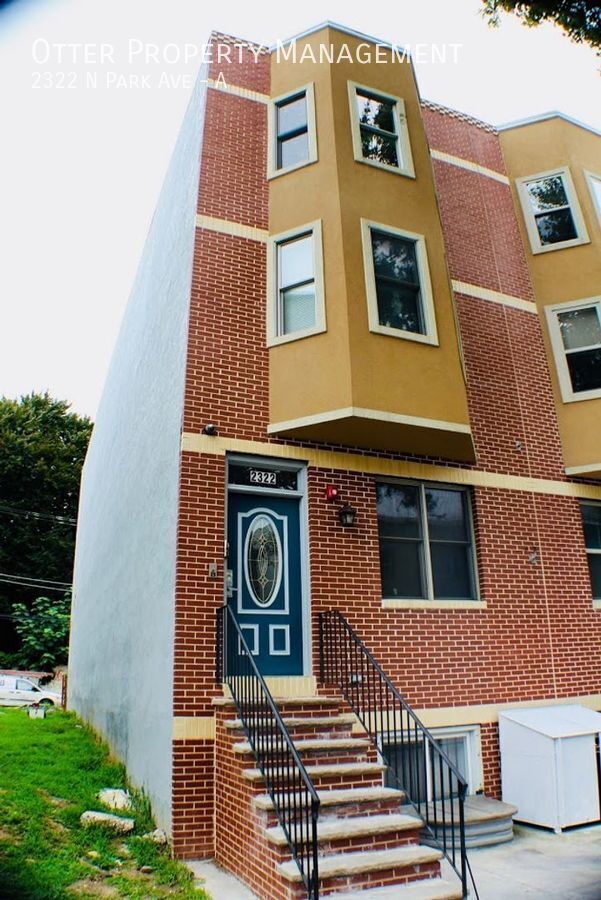 Building Photo - 2322 N Park Ave