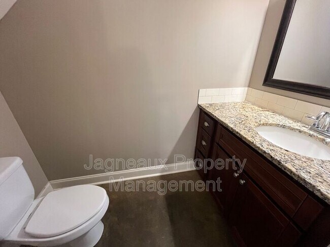 Building Photo - 114 Hargrave Dr