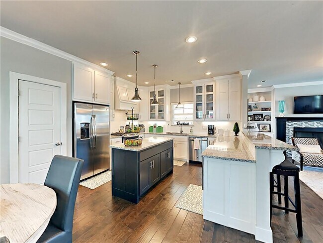 Building Photo - 6519 W Pleasant Way