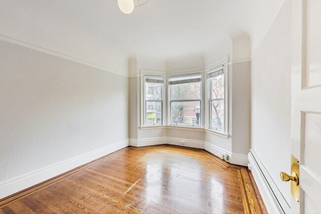 Building Photo - 1338 Haight St