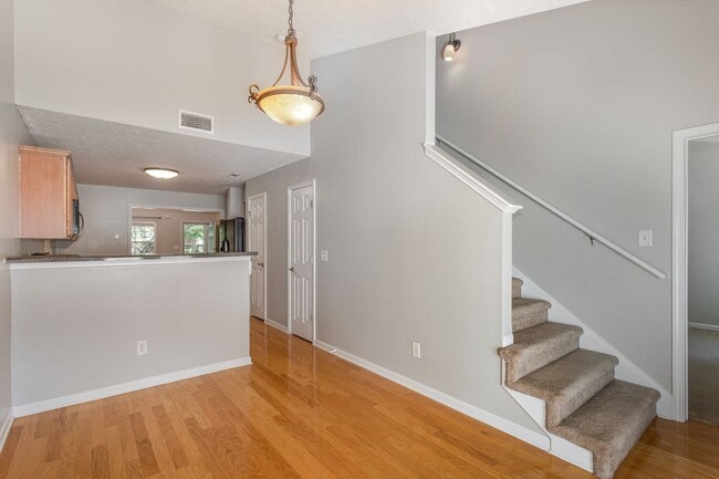Building Photo - NASHVILLE! Inviting 2 Bedroom 2.5 bath Con...