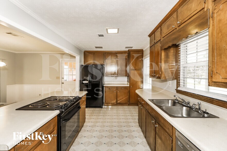 Building Photo - 1285 Gatewood Dr