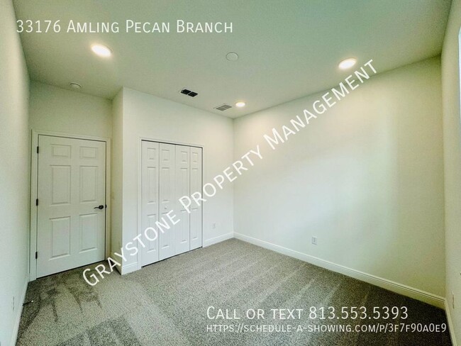 Building Photo - "Luxury Living in Wesley Chapel: Spacious ...