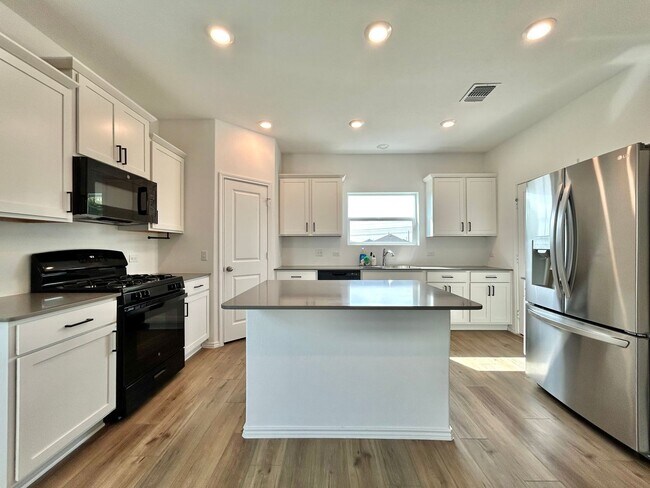 Building Photo - 10412 Premier Park St