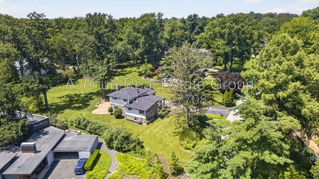 Building Photo - 6 The Knolls Ln