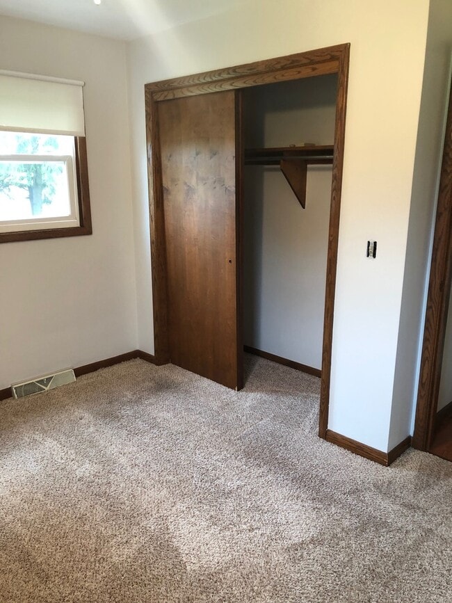 Building Photo - 2 Bedroom Ranch Home in Summit Township