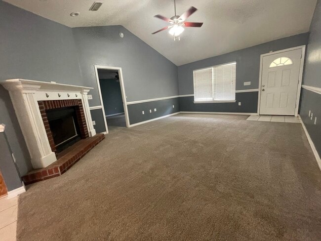 Building Photo - 3007 Pine Lake Ct