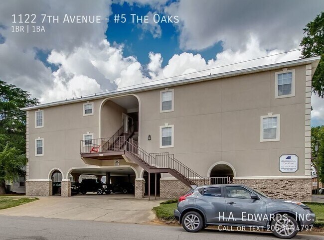 Primary Photo - 1122 7th Ave