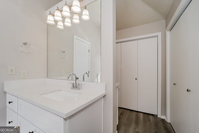 Building Photo - 7049 Ivy Pointe Row