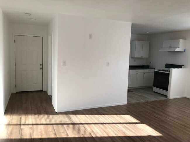 TV Area - 2709 Cardinal Ave