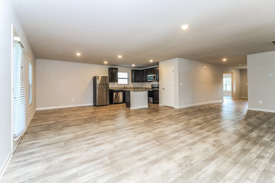 Building Photo - 3019 Chris Cir