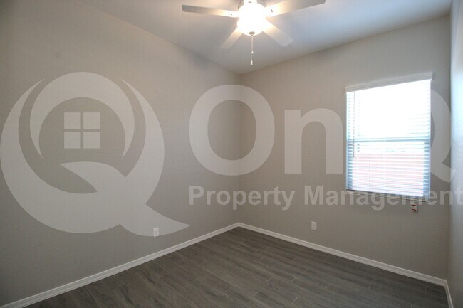 Building Photo - 4245 E Bernice St