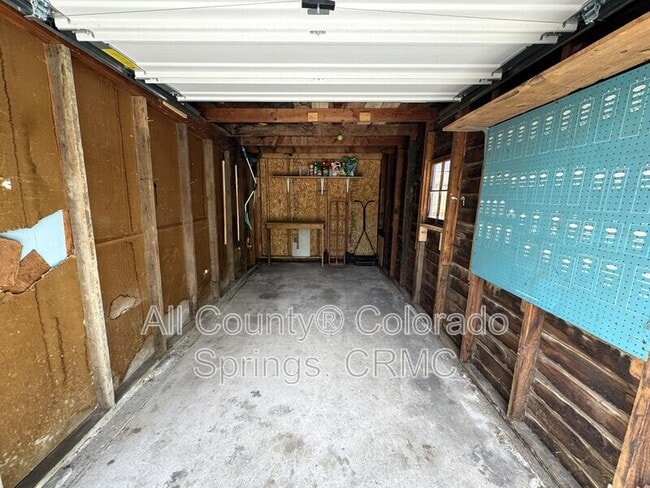 Building Photo - 612 E Del Norte St