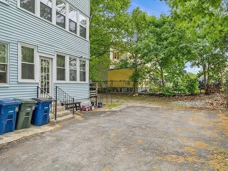 Building Photo - 7 Cross St