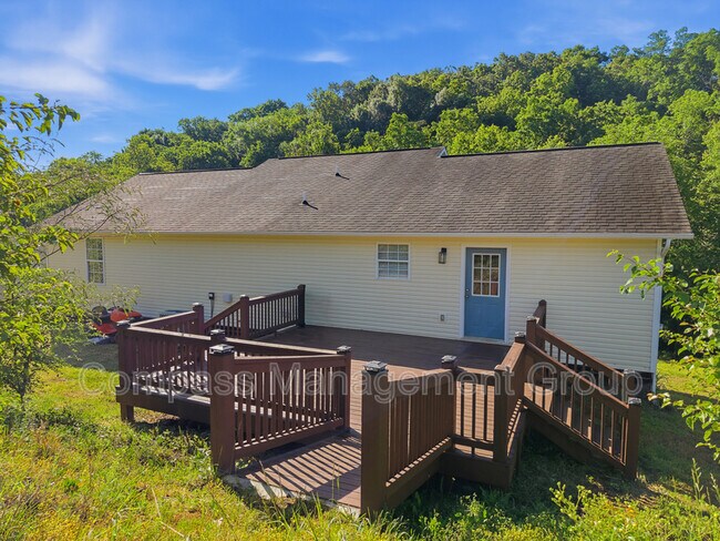 Building Photo - 1690 River Bend Rd