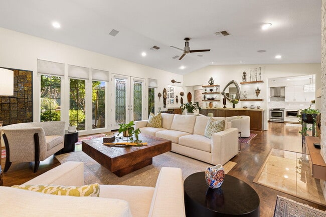 Building Photo - 49105 Casa Del Rio