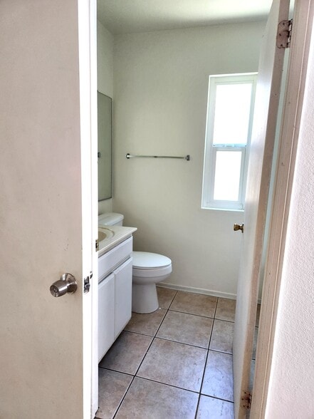 Master Bathroom - 28323 Hillfield Ln