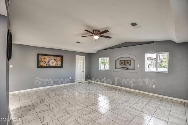 Building Photo - 15620 N Greasewood St