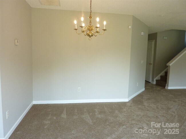 Building Photo - 8841 Laurel Run Dr